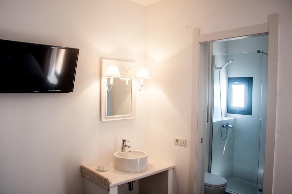 Hostal Bon Sol Sant Ferran de Ses Roques Ruang foto