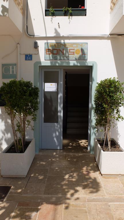 Hostal Bon Sol Sant Ferran de Ses Roques Bagian luar foto