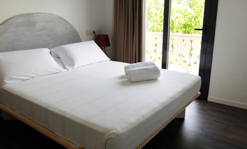 Hostal Bon Sol Sant Ferran de Ses Roques Bagian luar foto